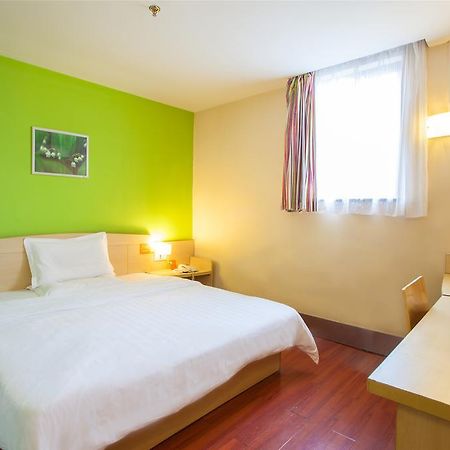 7Days Inn Guangzhou Nonglinxia Road Ouzhuang Subway Station Екстер'єр фото