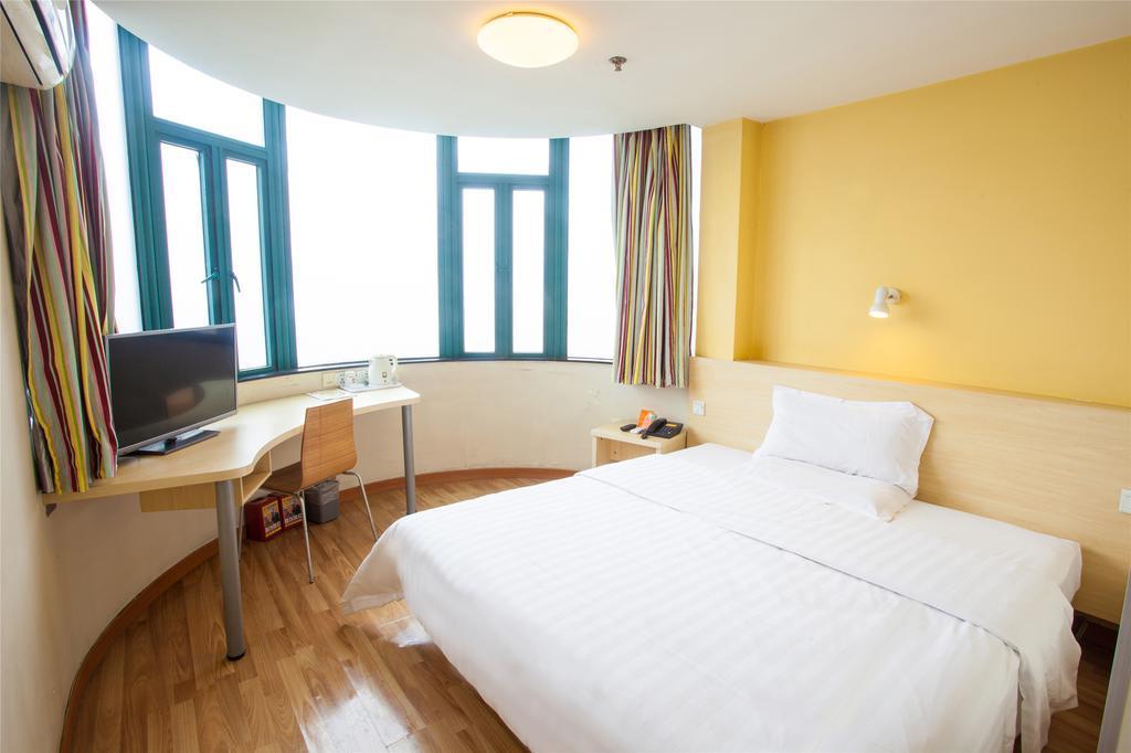 7Days Inn Guangzhou Nonglinxia Road Ouzhuang Subway Station Екстер'єр фото