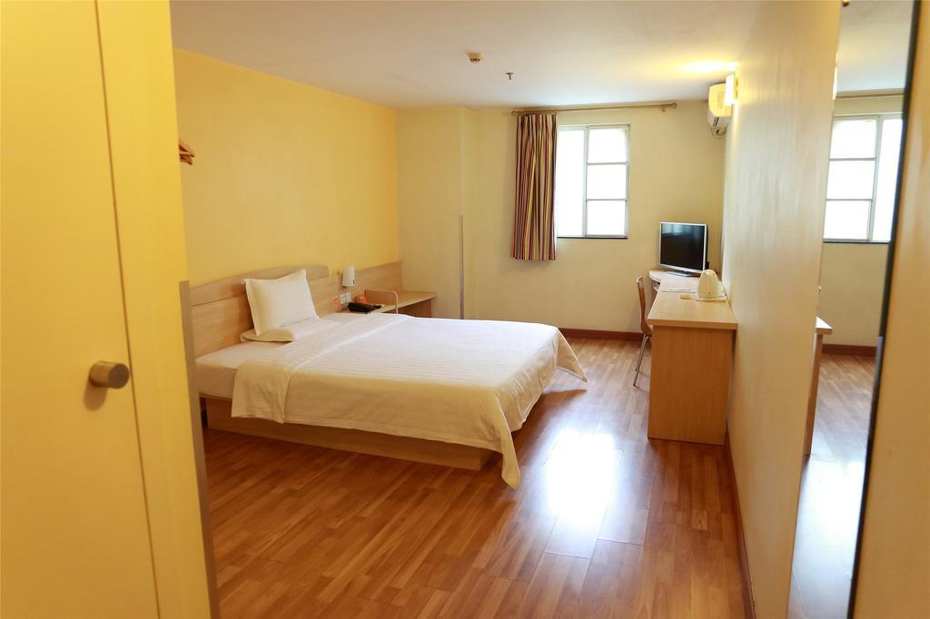 7Days Inn Guangzhou Nonglinxia Road Ouzhuang Subway Station Екстер'єр фото